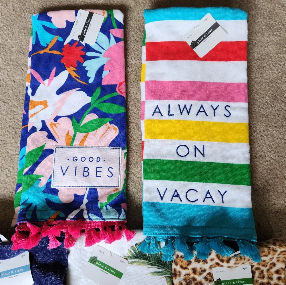 Hand/Kitchen Towels Vacation Animal Print Themed Bundle Of 5 NWT